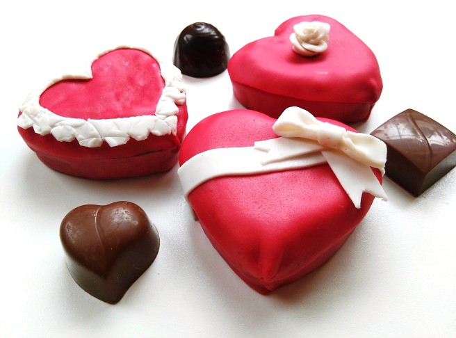 Valentine's Day mini chocolate box cakes